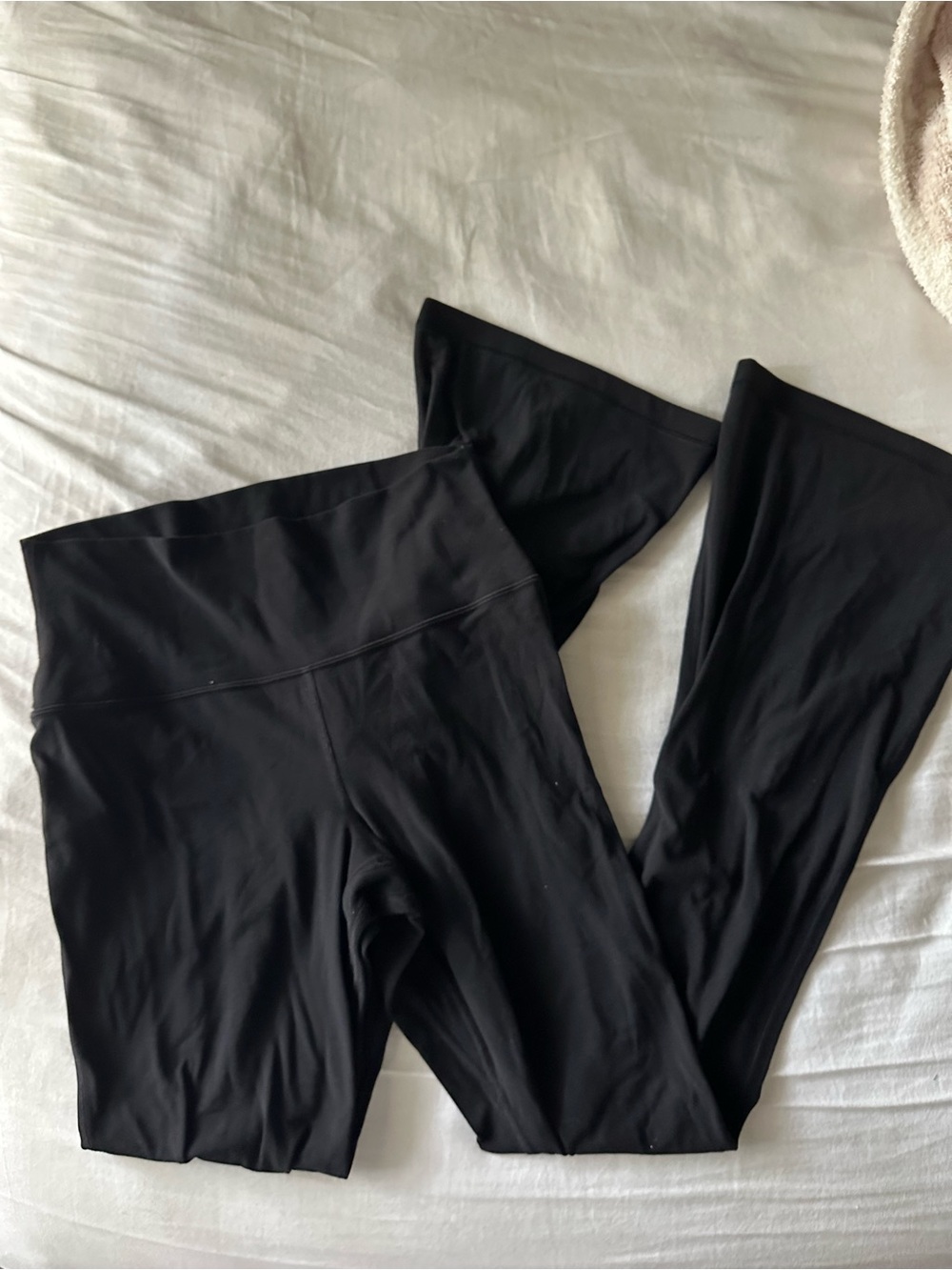 Aritzia Golden Butter high rise flare leggings